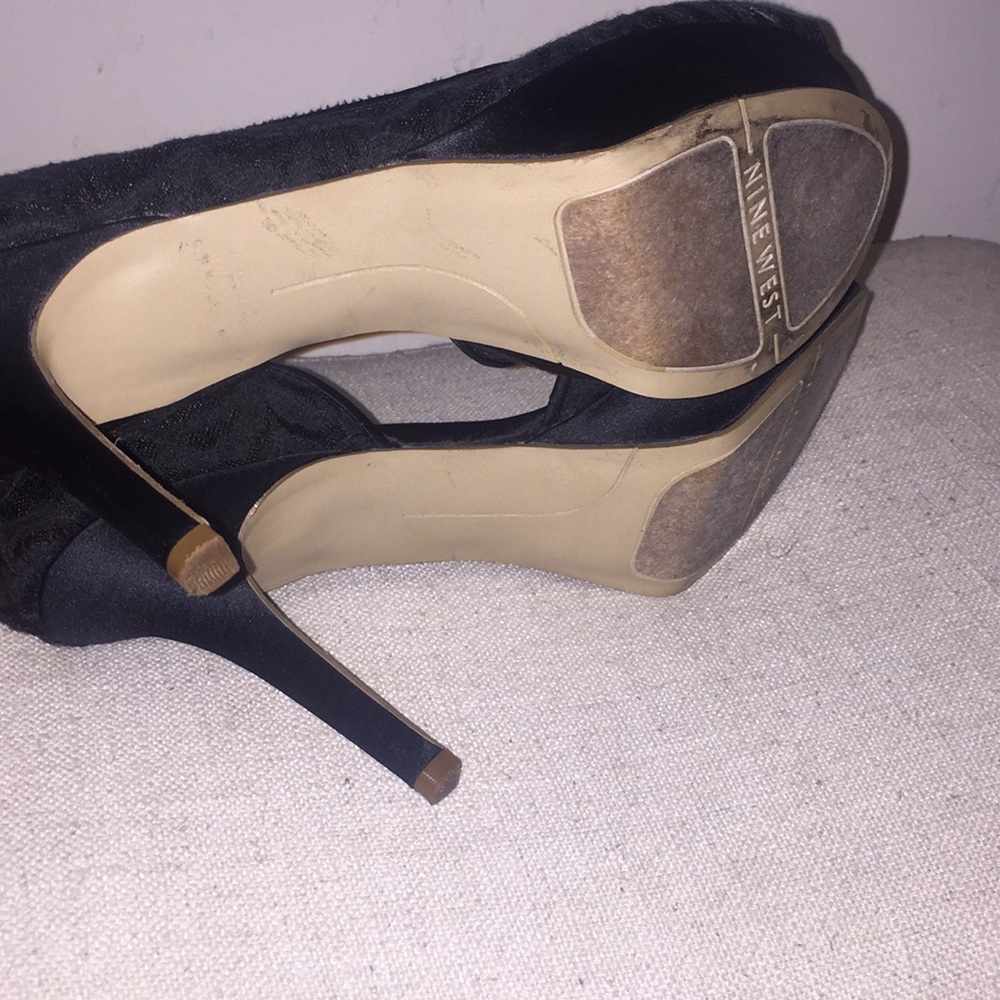Shoes - Picture 4 of 5